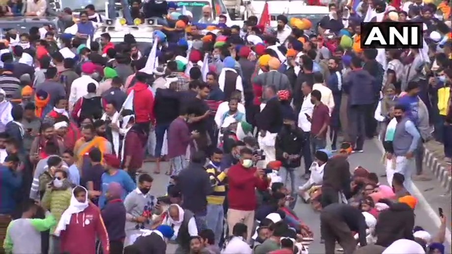 India cuts off internet near Delhi as farmers begin hunger strike India cuts off internet near Delhi as farmers begin hunger strike