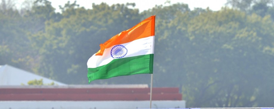 Over 75,000 Indians wave national flag simultaneously in bid to break Pak record Over 75,000 Indians wave national flag simultaneously in bid to break Pak record